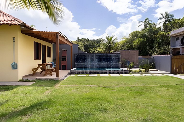 Casinha 1 | Com piscina a 100m da praia